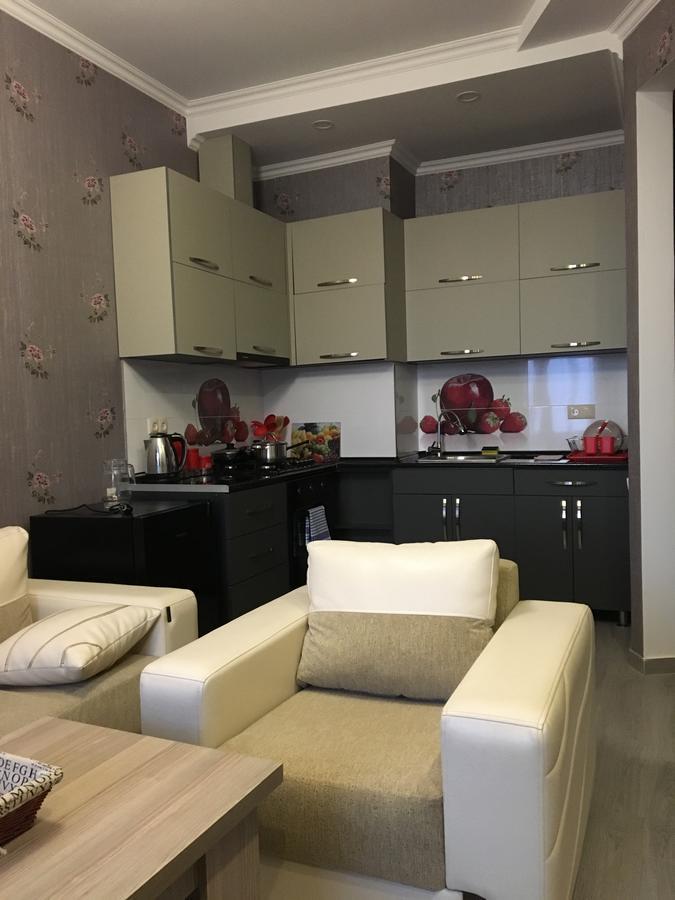 Apt Khimshiashvili 11 Apartment Batumi Exterior photo